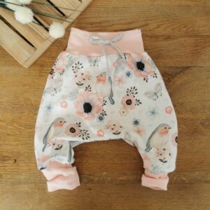 Baggy hlače Ptički na cvetju Hopka