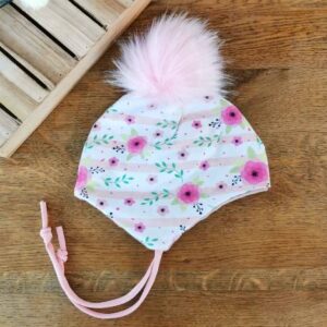 Zimska kapa z vrvicami Cvetje na marelično roza črtah Hopka