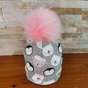 Zimska kapa Živalice na sivi Hopka1