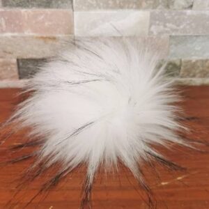 Cof iz umetnega krzna Bel s črnimi konicam Hopka1