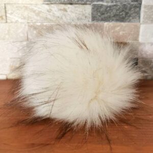 Cof iz umetnega krzna Smetana s teminimi konicami FT Hopka