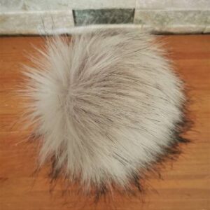 Cof iz umetnega krzna Svetlo siv Hopka