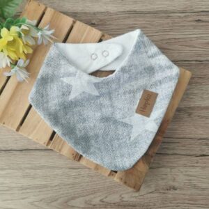 Nepremočljivi slinček Zvezde na jeans sivi Hopka