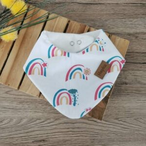 Nepremočljivi slinček Mavrice na beli Hopka