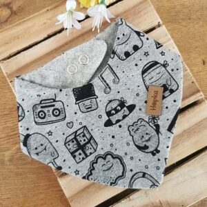 Nepremočjivi slinček pošastke na sivi Hopka 1