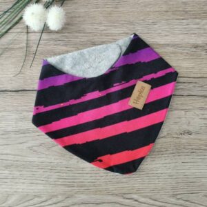 Nepremočljivi slinček Pisane črte roza vijola Hopka