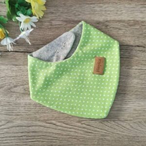 Nepremočljiv slinček Drobne pikice na svetlo zeleni Hopka