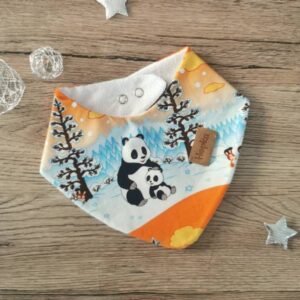 Nepremočljiv slinček Panda na snegu Hopka