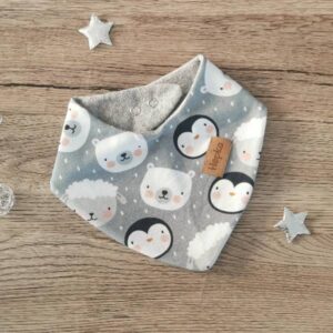 Nepremočljiv slinček Živalice na sivi Hopka