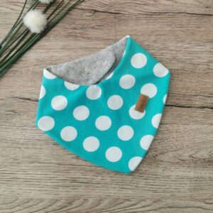 Nepremočljiv slinček Bele pike na turkizni Hopka