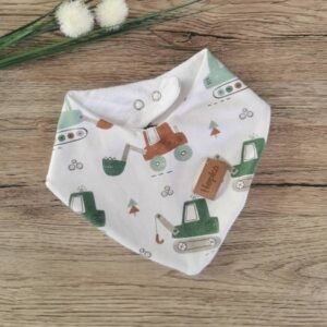 Nepremočljivi slinček Rjavo zeleni bagri na beli Hopka