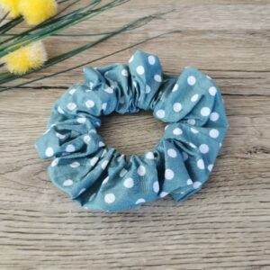 Scrunchie Lasni dodatek Bele pike na old zeleni Hopka