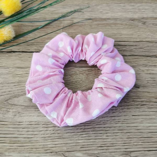 Scrunchie Lasni dodatek Bele pike na roza Hopka