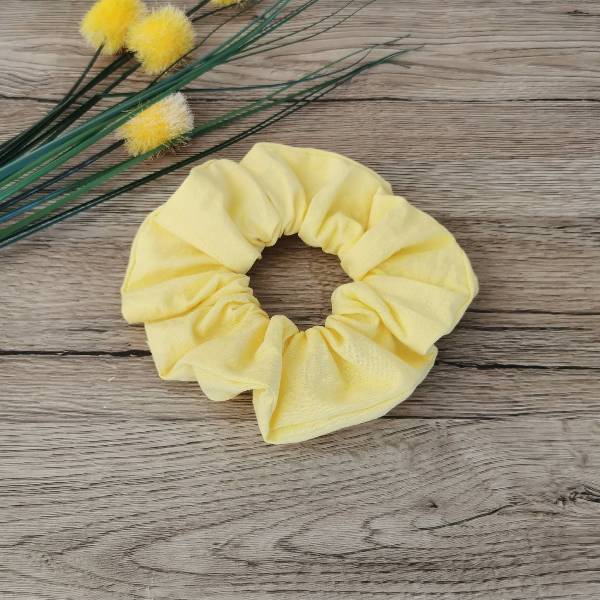 Scrunchie Lasni dodatek Rumena Hopka
