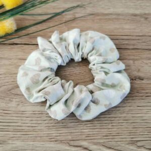 Scrunchie Lasni dodatek Srčki na mint Hopka
