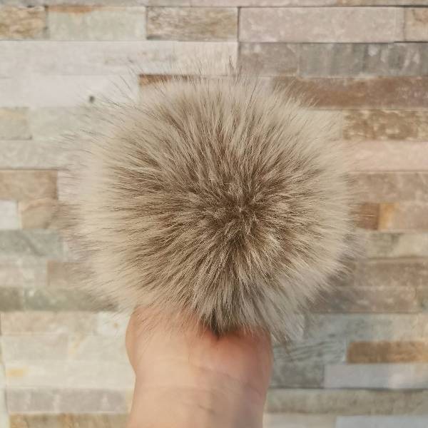 Cof iz umetnega krzna Fluffy Melanž bež Hopka